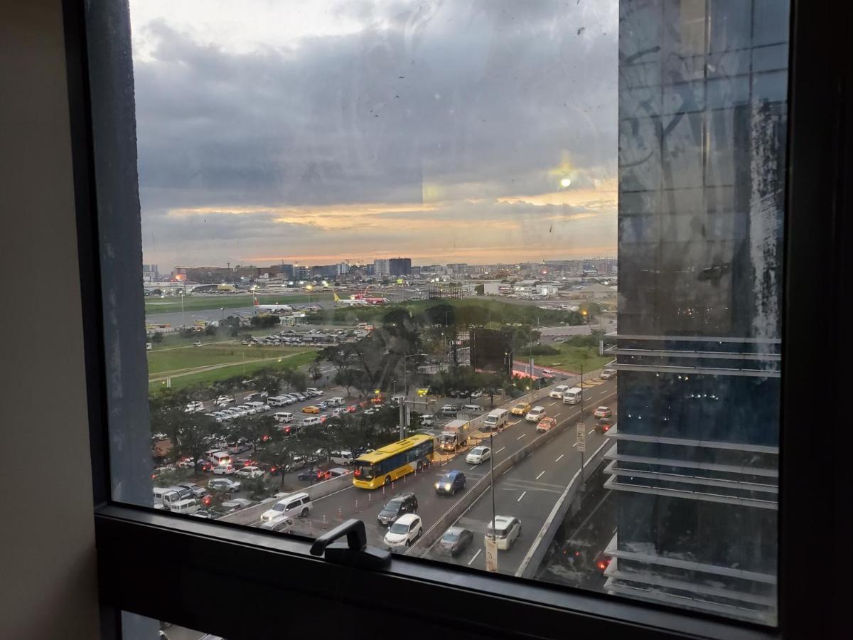 Cozyvilla At 81 Newport Blvd Walk To Naia T3 Marriott & Resorts World Casino & Newport Mall For 5 Pax Free Parking!!!! ปาไซ ภายนอก รูปภาพ